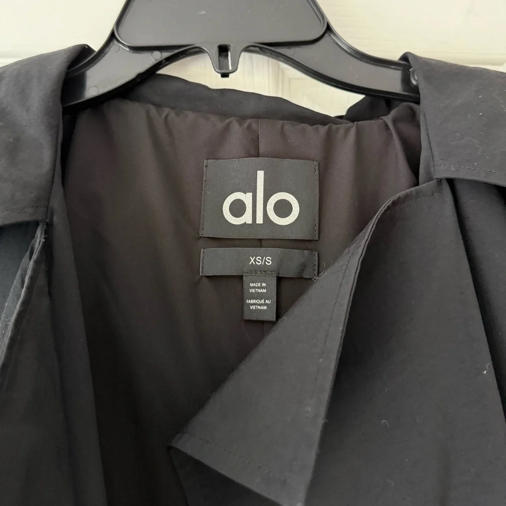 ALO Yoga Daybreak Long Coat Black Hooded Detachable Belt